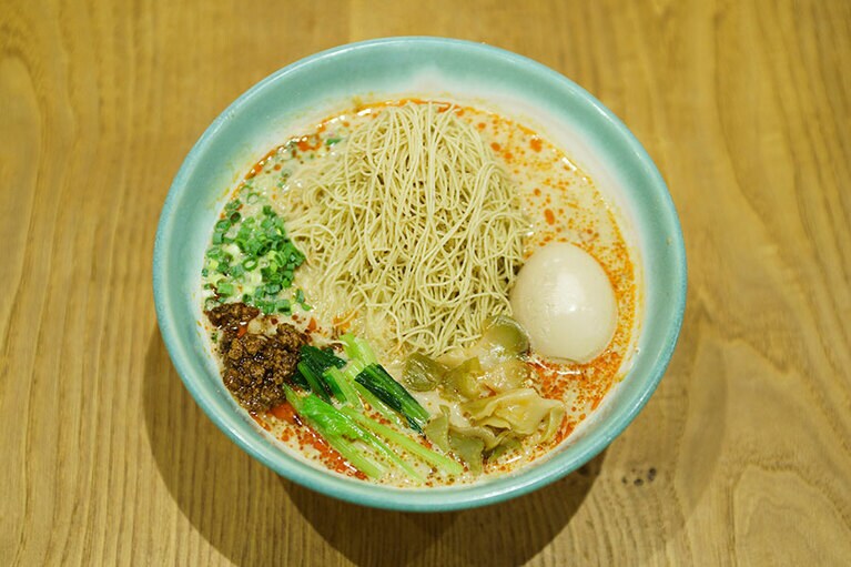 「笠間栗だけを豪快にたっぷり120g（栗7個分）絞った純モンブラン贅沢タンタン麺」1,500円／活龍