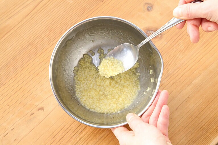 軽く温め直してから、器に盛り付ける。