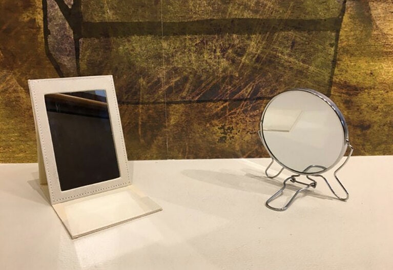 早速2種類の鏡を用意しました。