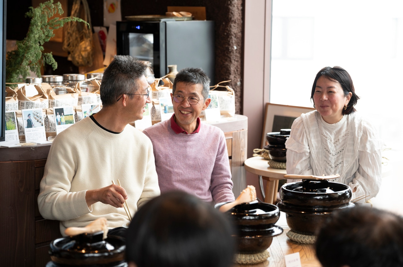 左から、荒生勘四郎農場の荒生さん、宮尾農園の宮尾さん、野村友里さん。