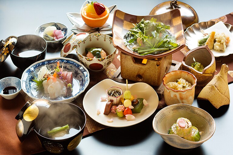 あまみ温泉 南天苑［大阪／天見温泉］夕食一例 春のお料理。