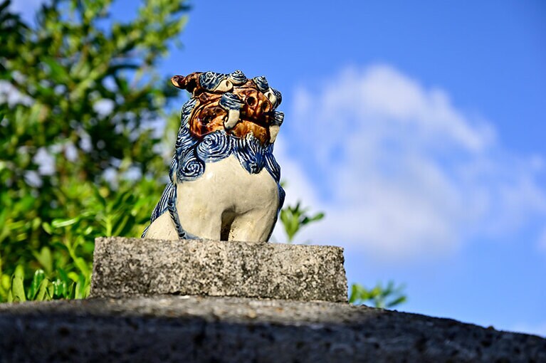 気持ちいい朝は、のんびり島の集落を散策。