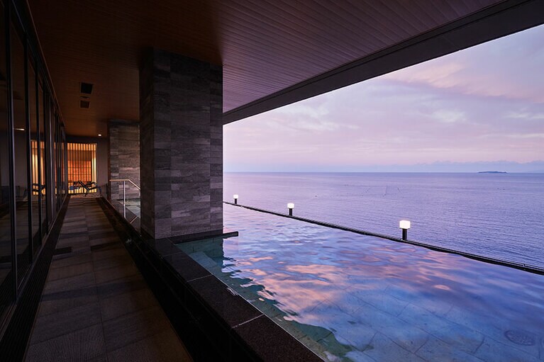 最上級の旅館リゾート「熱海・伊豆山 佳ら久」からの絶景。