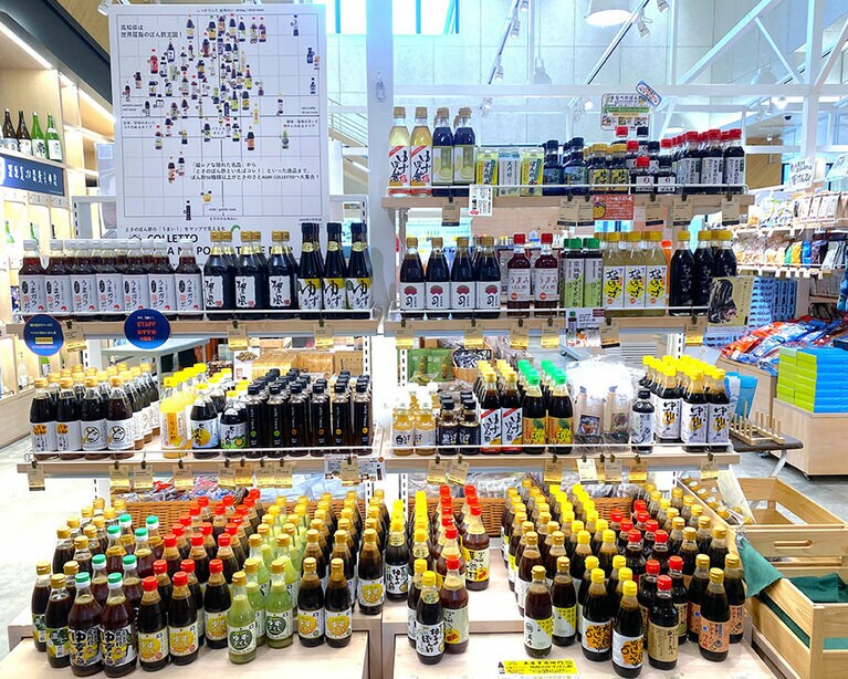セレクトショップ「とさのさと AGRI COLLETTO」のポン酢の品揃えは日本一かも。
