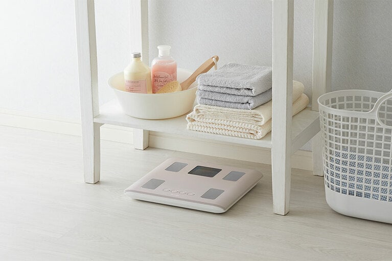 本体はシンプルデザインの薄型設計のため、どんな場所にもマッチします。まずは自分のからだを知ることから始めましょう。