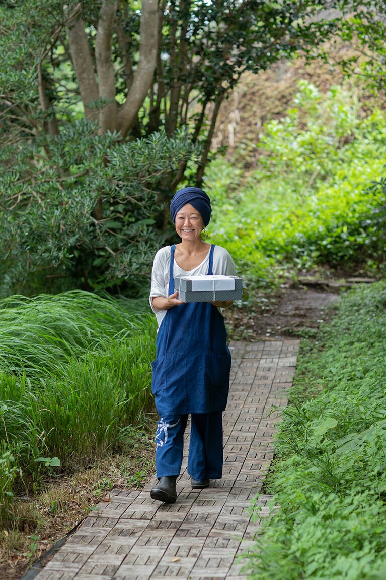 ほぼ自給自足に近い暮らしを送っているnaocacoanの直香さん。