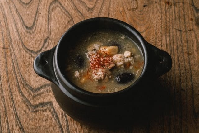 薬膳「参鶏湯」を手羽元を用意するだけでつくれるセット