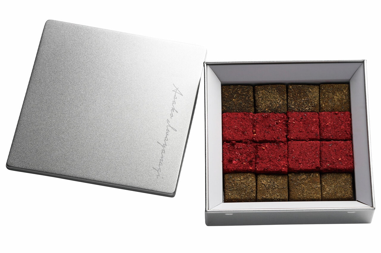 パヴェ ドゥ ショコラ コロレ 16個入り 4,860円（参考価格）。