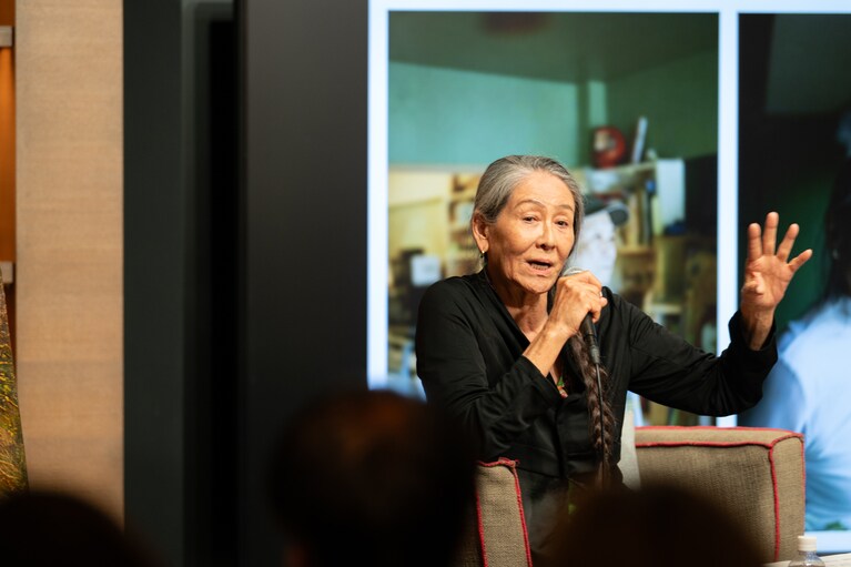 会場からの相談にはしっかりと目を見て答える順子さん。