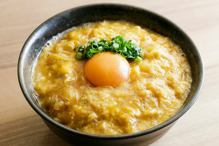 特上親子丼 1,460円(税込)／親子丼専門店〇勝