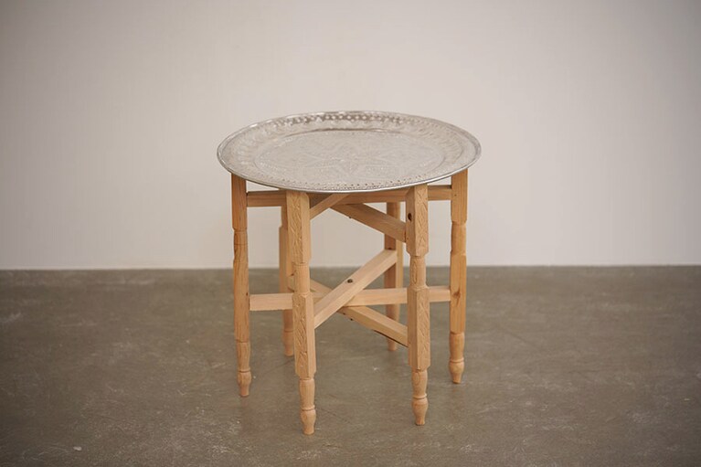 アルミ天板テーブルセット(φ48.5×H47.5cm) 35,200円／ファティマ モロッコ