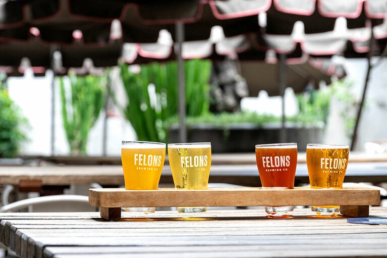 “オーストラリアン・ペールエール”など定番6種のほか、期間限定ビールなども製造。