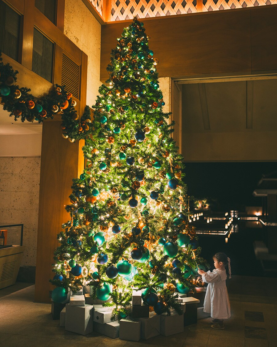 【ザ・リッツ・カールトン沖縄】 沖縄の自然と伝統を子どもたちへ 家族で楽しむクリスマスツリー | ホテルのクリスマスツリー | 写真 | 8枚目