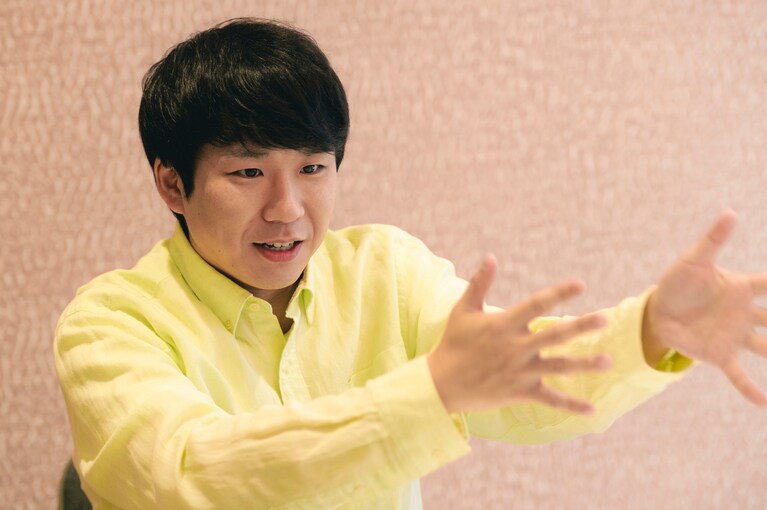 ハナコの秋山寛貴さん。