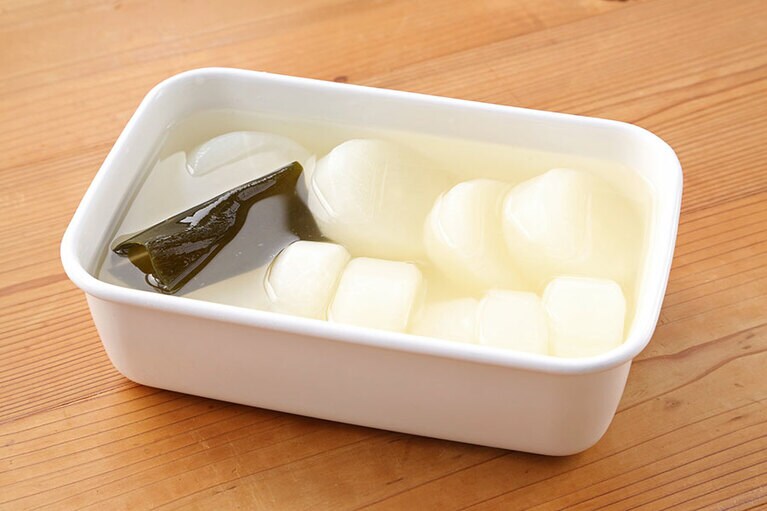 保存容器に入れて完全に冷めたら冷蔵庫に入れて保存する。