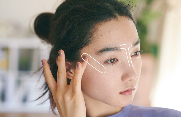 ミントグリーンのパウダーで透明感アップ。