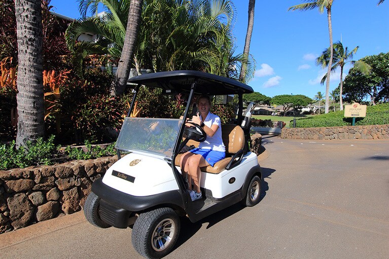 カートにはモニターが付いていて、コースのレイアウトマップや現在地が表示できるようになっている。