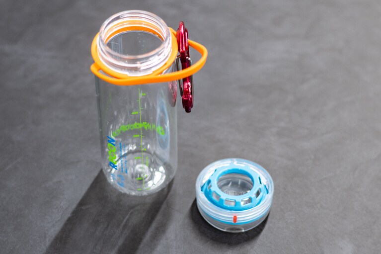 リーコン ツイスト＆シップ 750ml コンフェッティ