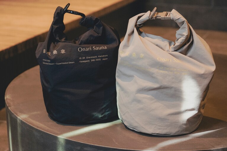 リップストップバッグ 3,000円。