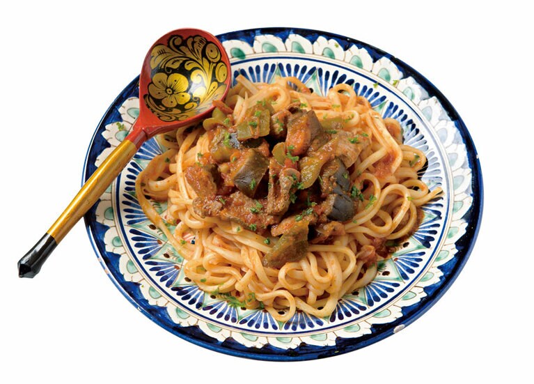 ラグマン 637円(ランチセットは910円)。