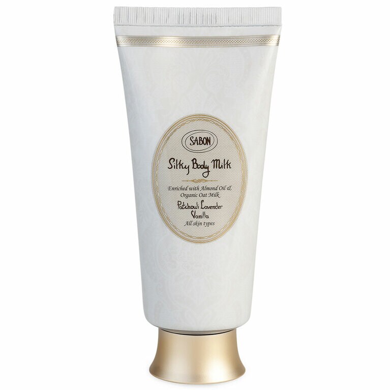 シルキーボディミルク 全8種 200mL 4,180円。