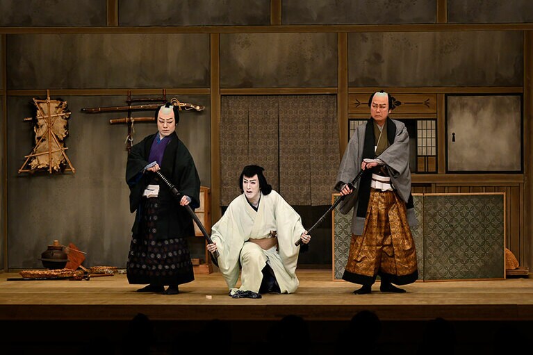 『六段目』Bプロ 左から中村鷹之資の千崎弥五郎、尾上右近の早野勘平。