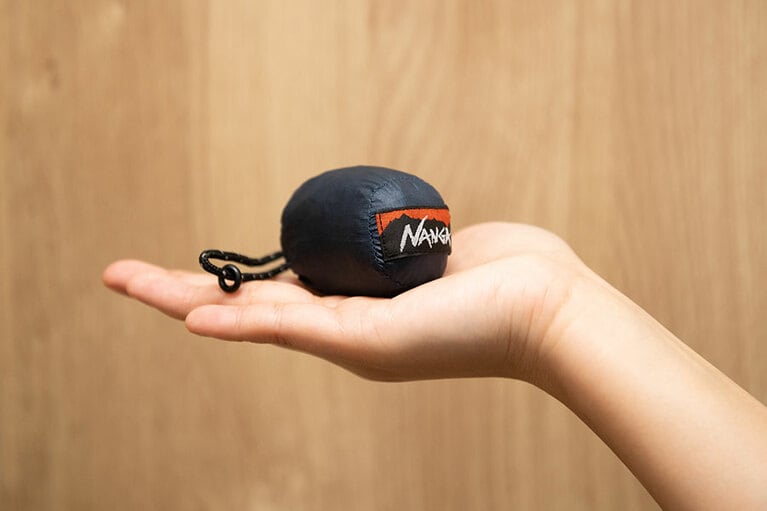 ポケッタブルエコバッグ 1,980円／NANGA(ナンガ)