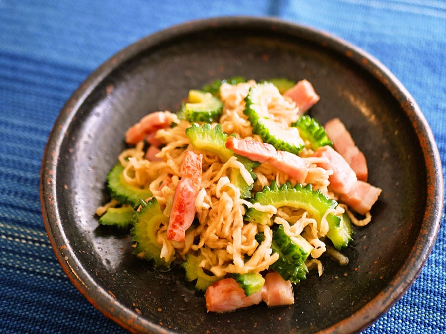 旬の野菜を加えた、切り干し大根のバター醤油炒め。