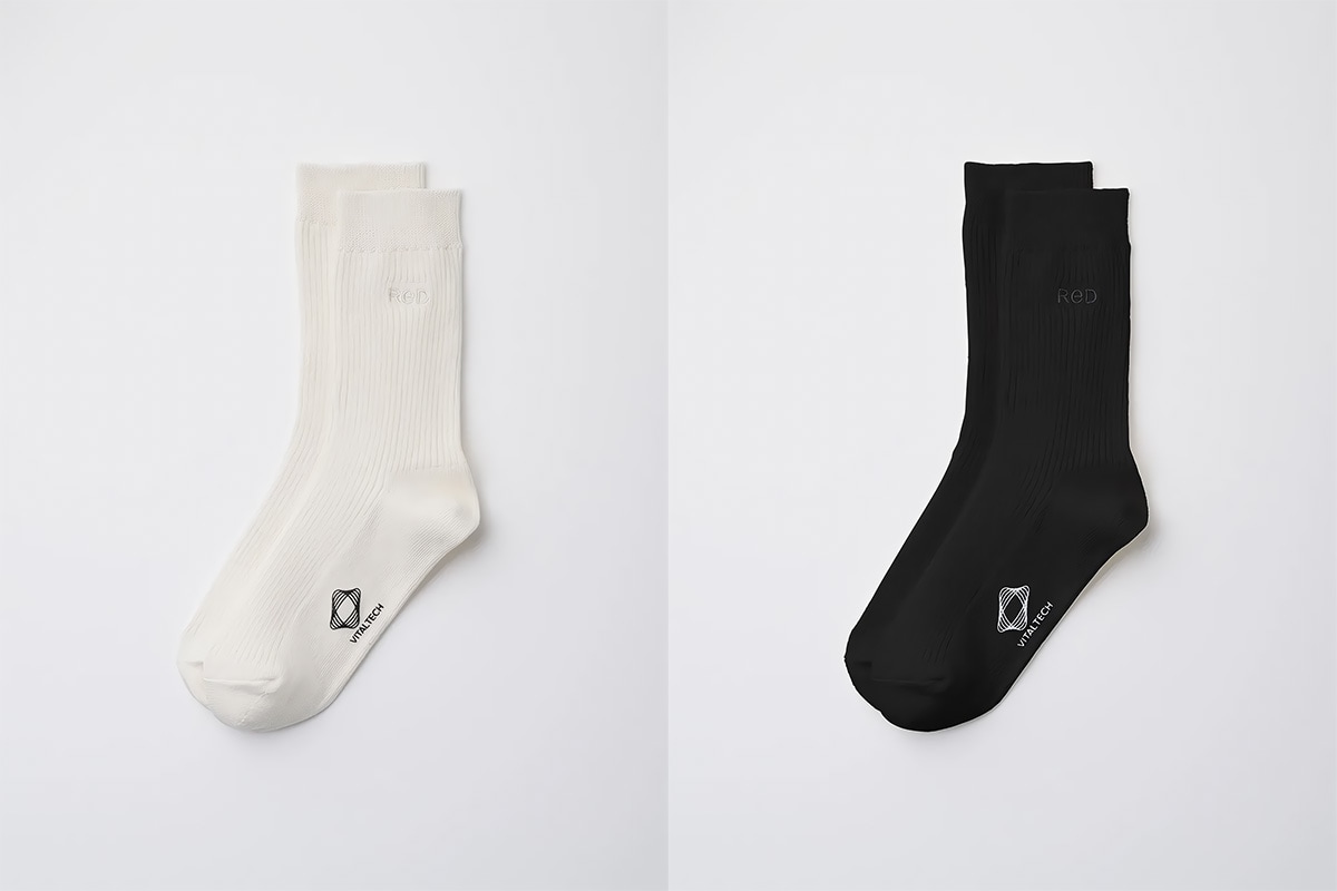 ReD ソックス　ホワイト・ブラック（23-25cm、25-27cm）各1,980円／MTG