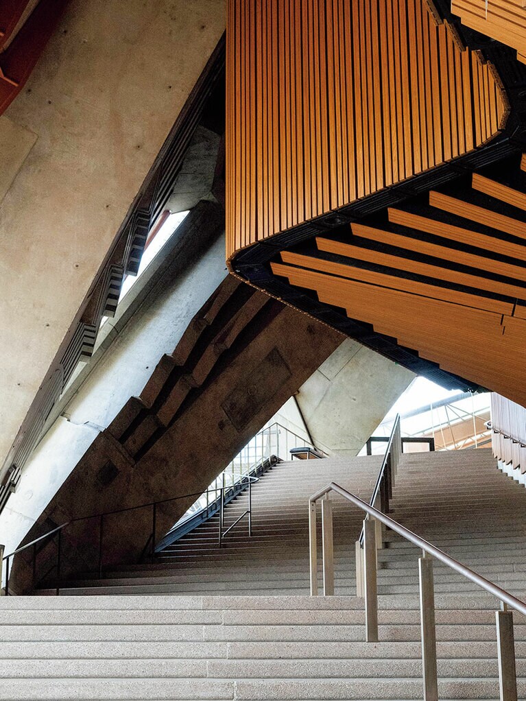 ウツソンの外装建築の内部に、ポールが手がけた内装建築が建つ2重構造が分かる部分。