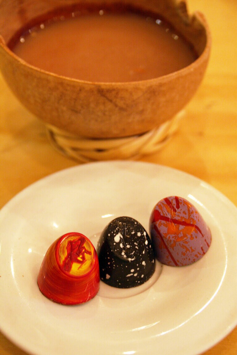 左からパッションフルーツ、カフェデオジャ(シナモン入りのメキシコのコーヒー)、タマリンド。