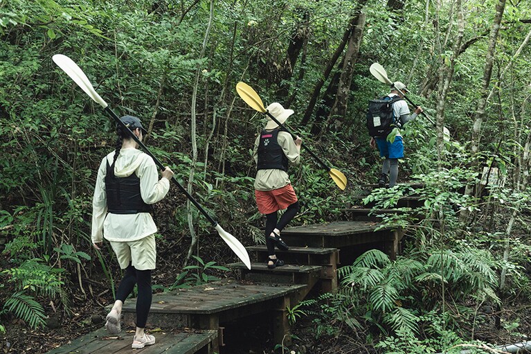 水たまりや泥も気にせずアクティビティに集中できる。