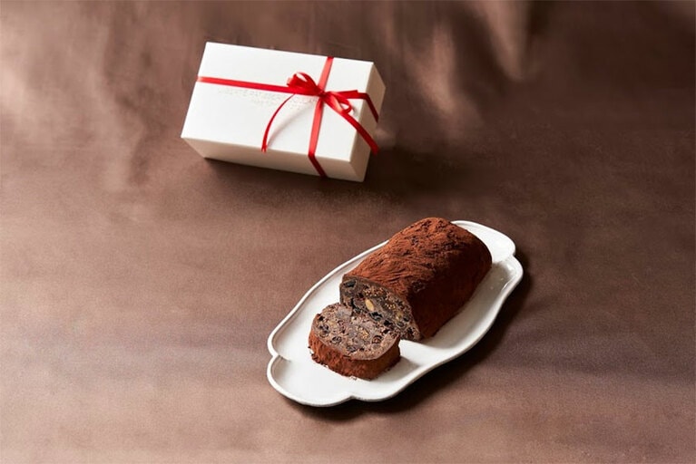 「バレンタイン限定の大人向けショコラシュトーレン」ショコラ シュトーレン 3,780円(1個)／リベルテ・パティスリー・ブーランジェリー