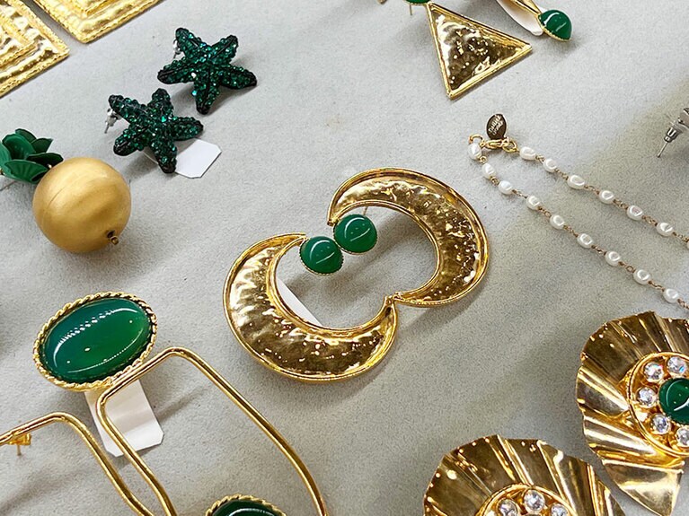 「ムーン(月)」もイペッキ・エルベイさんの好きなモチーフのひとつ。