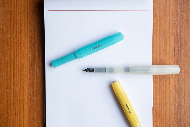 フロステッドスポーツ 万年筆 長さ10.5cm 各3,000円／kaweco
