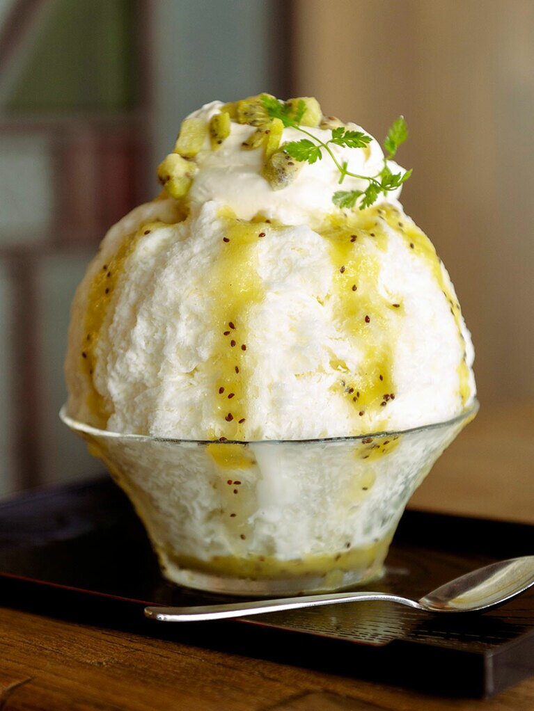 さっぱりとしたキウイとヨーグルト風味のソースがかかり、マスカルポーネチーズをのせた「裏BC」950円(税込)も人気。「BC」は“番長”の略だそうで表の「BC」はソースがいちご。