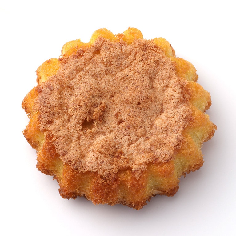 パン・ド・ジェーヌ 270円。アーモンドをたっぷり使ってしっとり、きめ細やかに焼き上げた伝統菓子。