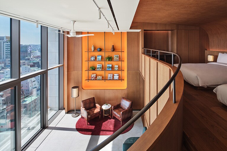 ヨットをモチーフにした「キャビン」とよばれる客室は全111室。すべてロフトスタイルで、ゆったりとした造り。