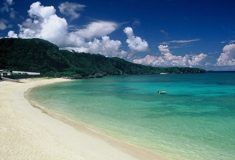 今回は行けなかった、沖永良部島のメインビーチ「ワンジョービーチ」。©おきのえらぶ島観光協会