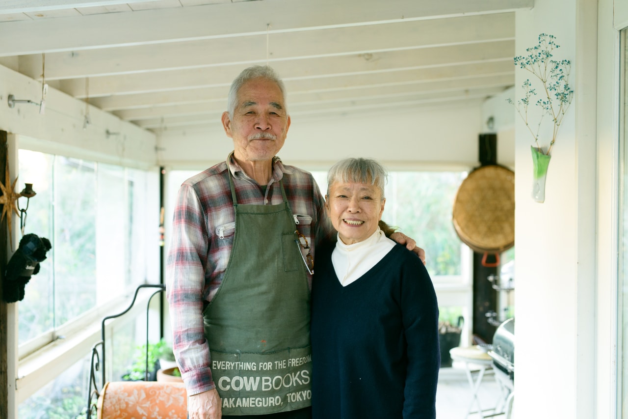 左がフォトグラファーの小暮徹さん。