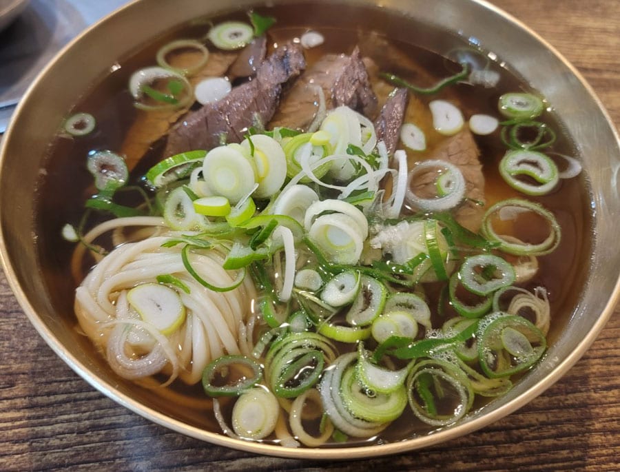 南大門 エソン会館・ハヌコムタンで朝食。