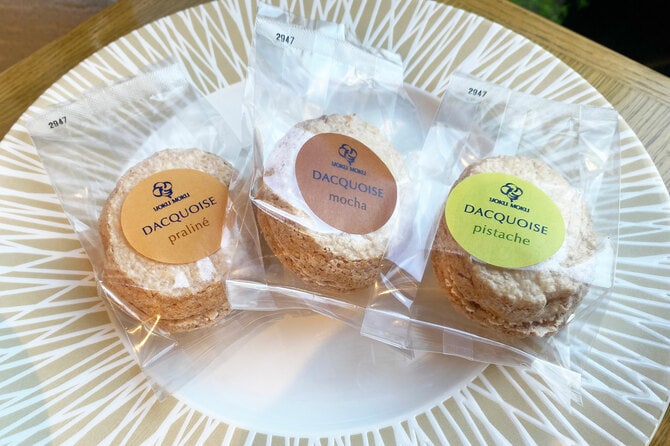 左から、プラリネ、モカ、ピスターシュ。