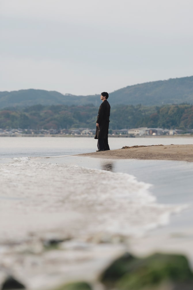 あめやの桟橋がある真野湾は佐渡の中でも比較的穏やかな海岸がつづく。