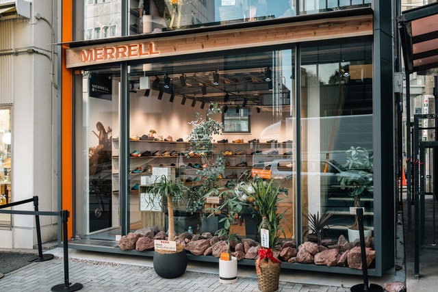 1F、2Fが売り場で、3Fはストックスペースとなっている。