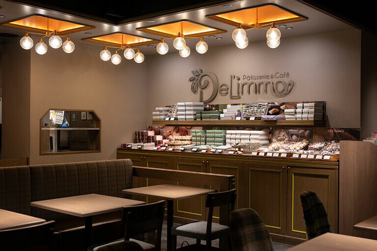 焼き菓子も販売。