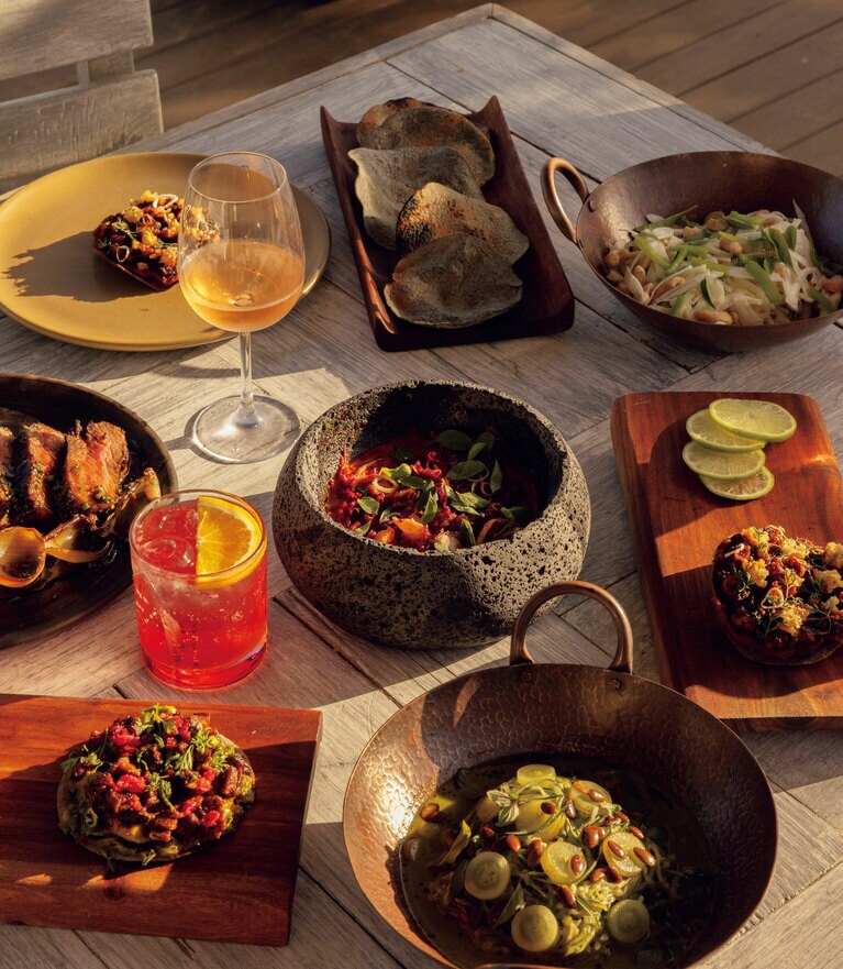 シーサイドレストランでは、マリーナを眺めながらメキシコ料理が楽しめる。