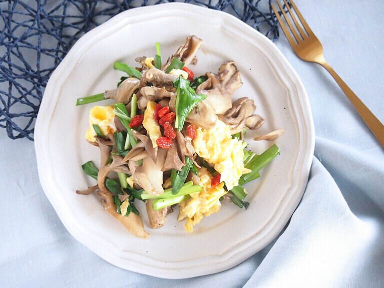 牡蠣とニラの卵炒め。