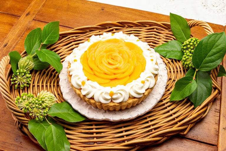 「マンゴーのショートケーキタルト～バニラ風味～」whole (17cm)3,510円。