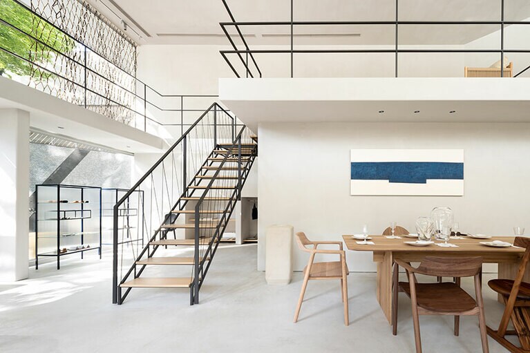 ザ・コンランショップ 代官山。突き当たりのない連続空間になっているので、回遊しながら買い物ができる。photo: Takumi Ota