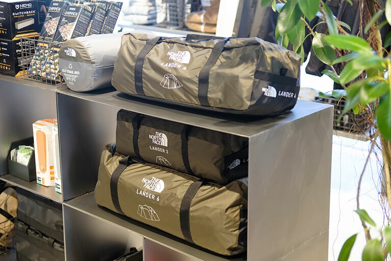 テントはランダー2／44,000円、ランダー4／55,000円など。